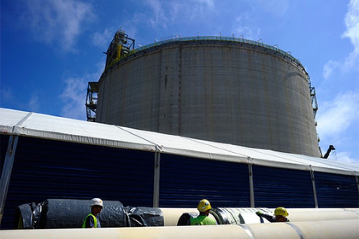 Европа решила в угоду США перейти на американский газ