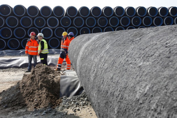 Порошенко сравнил работы над «Северным потоком-2» с кормлением монстра