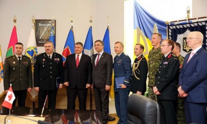 Украина и Канада подписали соглашение о военной подготовке