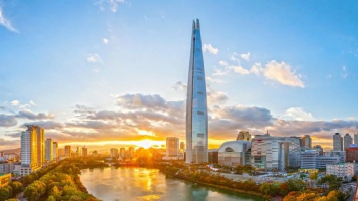 Вертикальный забег состоялся в самом высоком здании Южной Корее Lotte World Tower