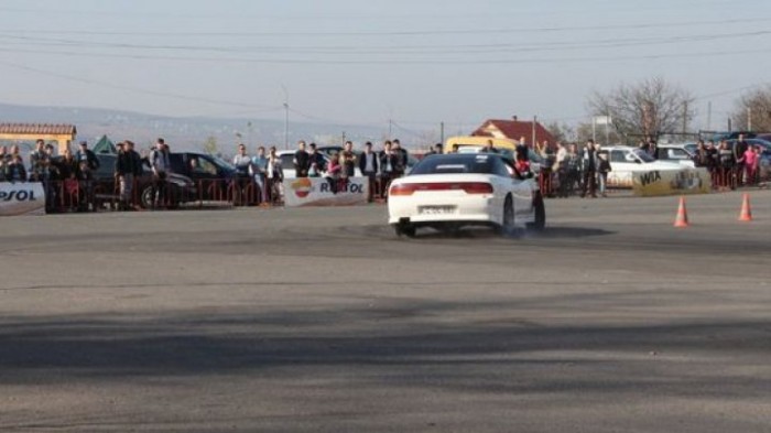 20 автопилотов боролись накануне за титул чемпиона Молдовы по автослалому