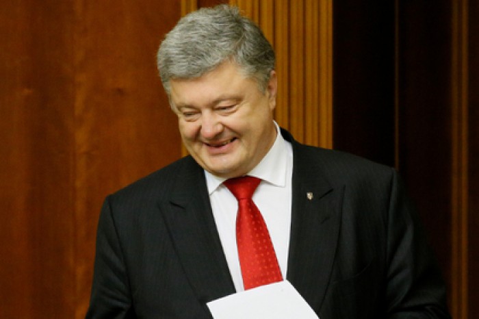 Европа попросила Порошенко возглавить гей-парад