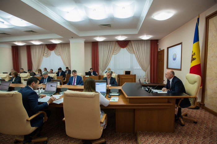 Государство компенсирует госслужащим половину кредита, взятого на приобретение жилья по программе "Первый дом"