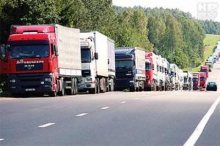 Из-за жары на дорогах Молдовы ограничат движение грузового транспорта