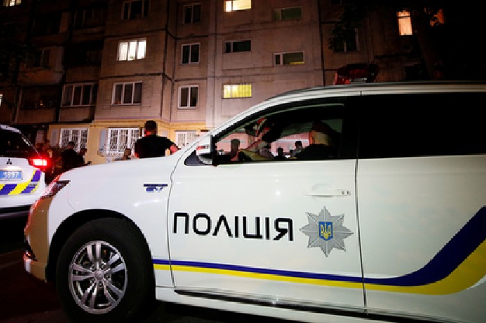 Командир украинских десантников пошел за продуктами и получил ножом в живот