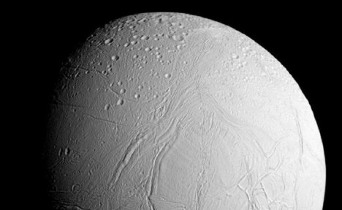 На спутнике Сатурна нашли сложную органику