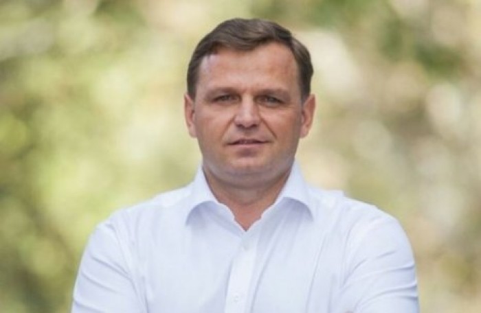 Правила существуют, но не для всех: Нэстасе обещает навести порядок в мэрии, но сам не соблюдает ПДД