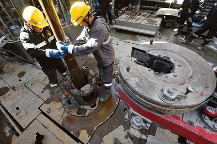 Правительство поддержит попавшие под санкции нефтяные компании