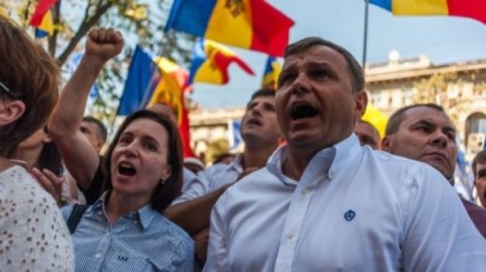 Протестующие не остались ночевать у здания парламента