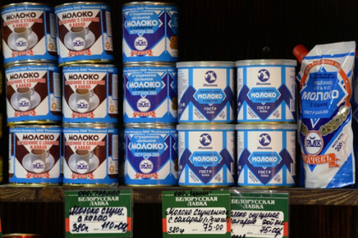 Россия вновь ограничила поставки белорусского молока
