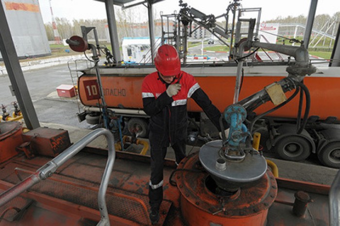 Россию начали заливать бензином