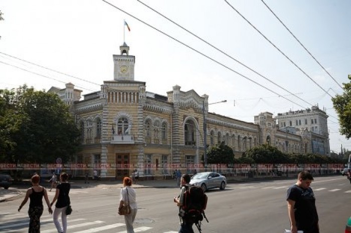 Столица ежегодно теряет десятки миллионов леев