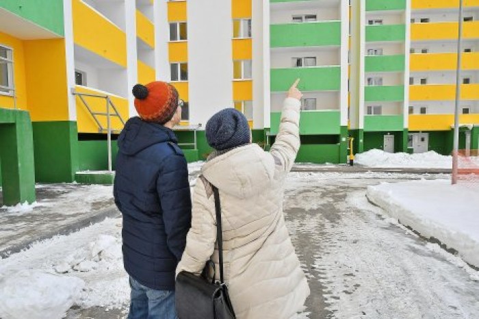 Участниками программы "Первый дом" ежегодно могут стать около пяти тысяч человек