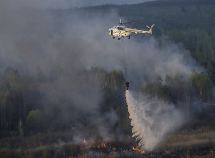 В Чернобыле вторые сутки бушует пожар