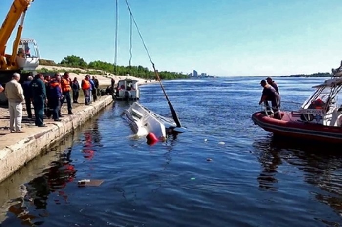 В деле о столкновении катамарана с баржей появился первый задержанный