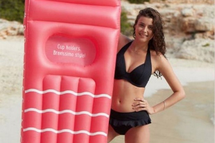 Выпущен пляжный аксессуар для девушек с большой грудью