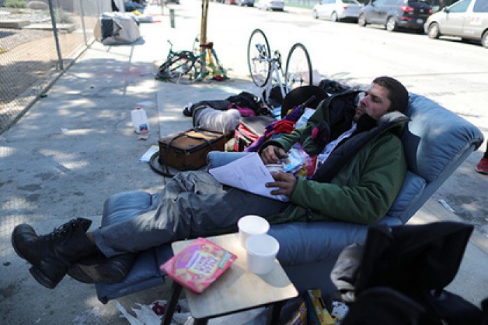 Американцам раздадут деньги просто так