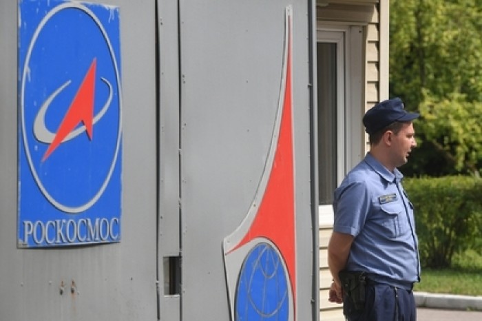 Фигуранта дела о хищении денег «Роскосмоса» не нашли в самолете