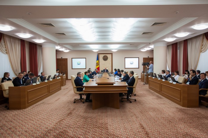 Государство увеличит финансовую помощь для семей и лиц из социально уязвимых слоев населения