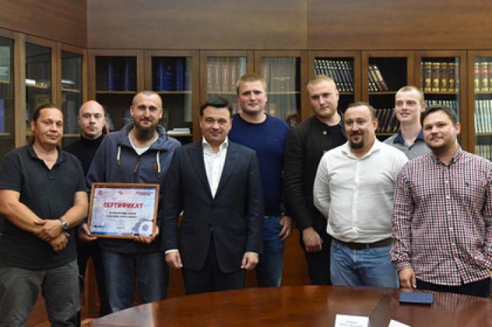 Губернатор Подмосковья встретился с уличными художниками