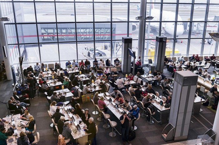 Хакеры выставили международный аэропорт за бесценок