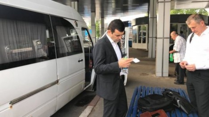 Кирилл Габурич приехал на маршрутке в Тараклию на выездное заседание кабмина