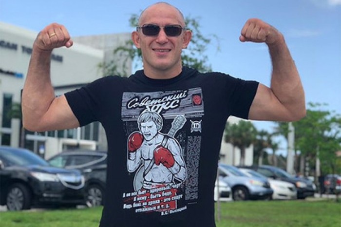 Поединок российского бойца возглавит московский турнир UFC