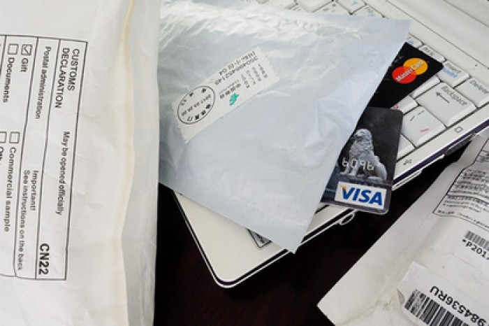 Покупки россиян в интернете обложат дополнительными сборами