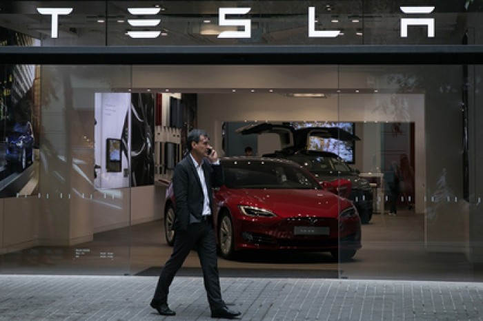 Россияне бросились скупать Tesla