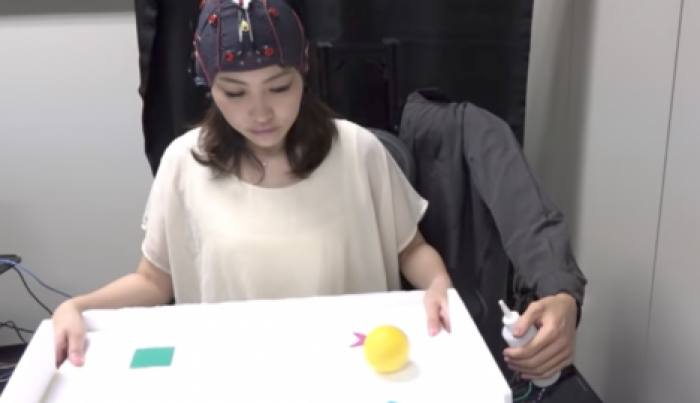 Ученые доказали, что люди способны управлять тремя руками