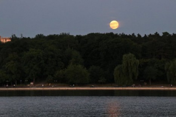Врачи рассказали, как повлияют на организм противостояние Марса и затмение