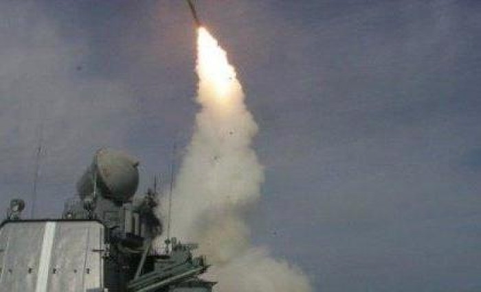Минобороны показало видео ударов крылатыми ракетами