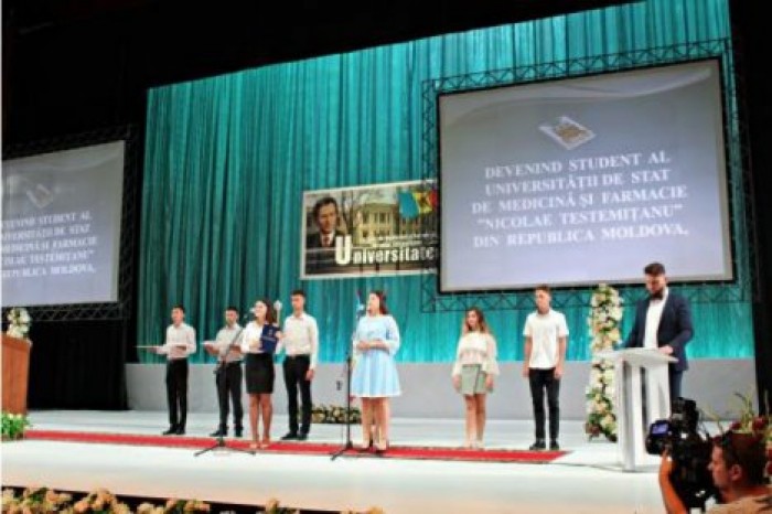 Первокурсники медуниверситета имени Тестемицану дали клятву студента