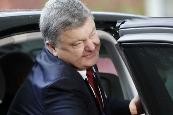 Порошенко неделю не видели на работе