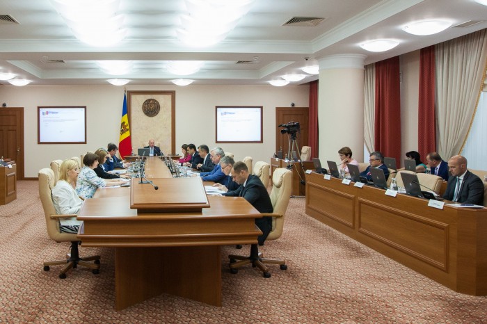 Семьи с детьми смогут легче покупать жилье. Павел Филип: С программой «Первый дом» мы хотим поощрять молодых людей оставаться дома
