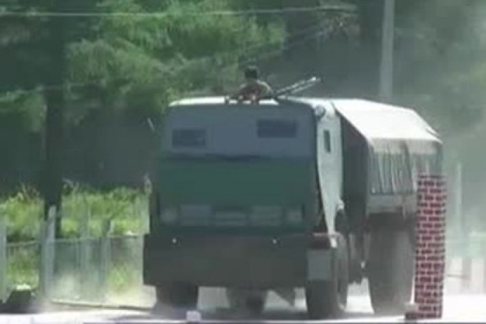 Штурм здания военной полицией попал на видео