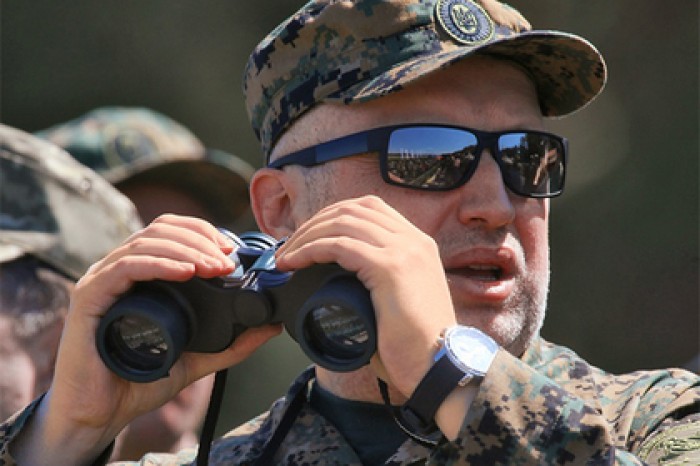 Украинцев захотели пересадить на вертолеты из-за плохих дорог