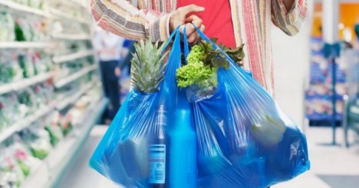 В Молдове запретят использовать и продавать пластиковые пакеты