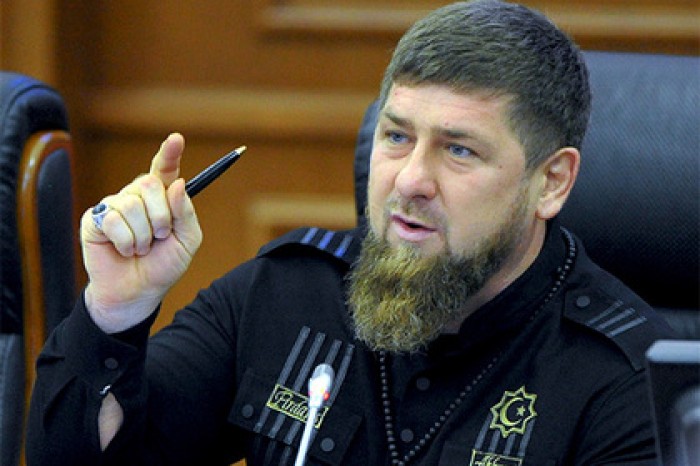 Водитель получил машину от Кадырова за попытку остановить детей-налетчиков