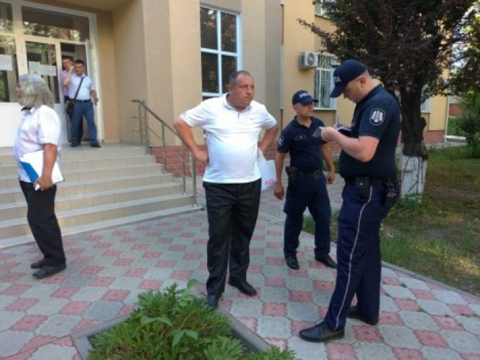 Житель города Кодру просит защиты от члена Платформы ДА Андрея Голбана