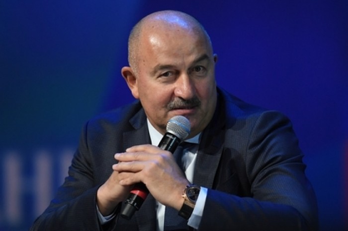 Черчесов призвал не ждать чуда от сборной России