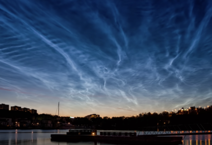 Камеры NASA засняли самые редкие облака на Земле