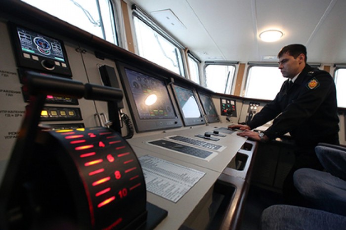 Корабль ФСБ стал жертвой сломавшегося китайского двигателя