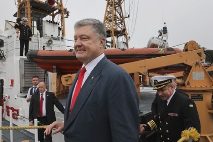 Порошенко назвал причину продажи завода