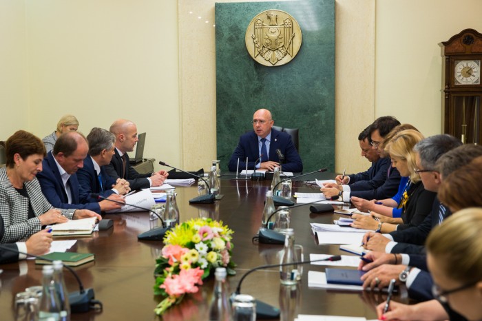 Premierul cere Procuraturii Generale să investigheze modul în care au fost gestionate stațiile de irigare din țară