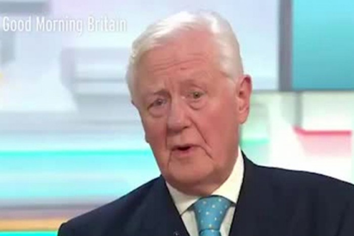 Престарелый миллионер пришел на телешоу и потребовал идеальную жену