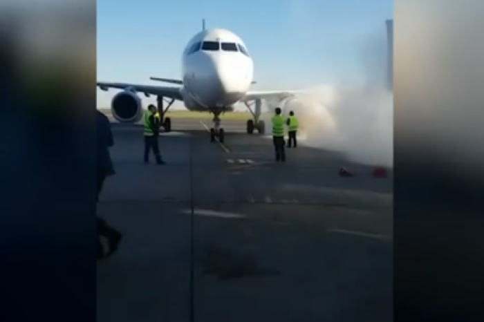 Самолет с пассажирами сел в Астане и загорелся