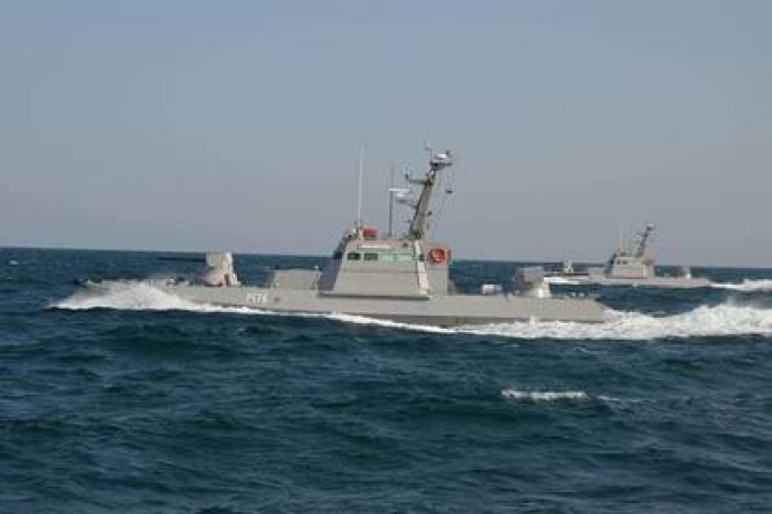 Украина начала перебрасывать бронекатера в Азовское море