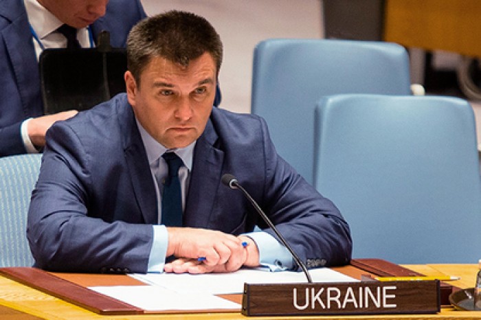Украина обещала пересмотреть все договоры с Россией