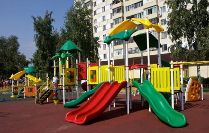 В столице появились три новые детские площадки